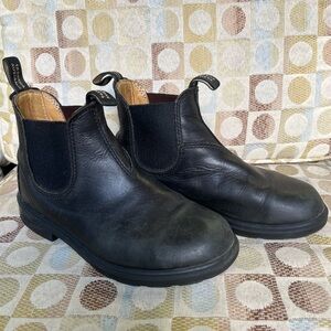Blundstone Black Leather Ankle Chelsea Boots US 6